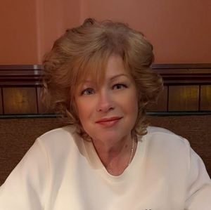 Meet your Posher, Debbie